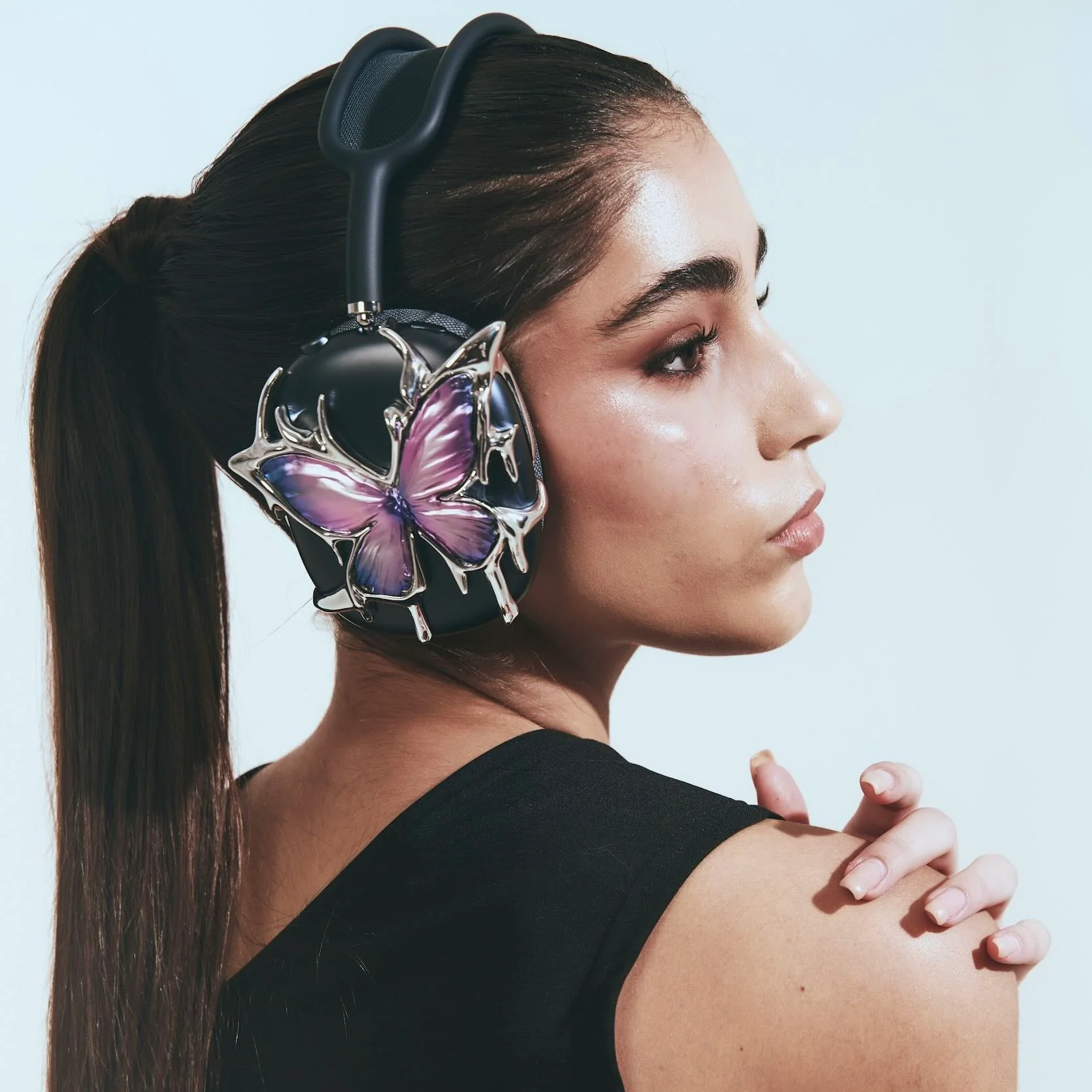 Butterfly Chrome AirPods Max Case - Image 5