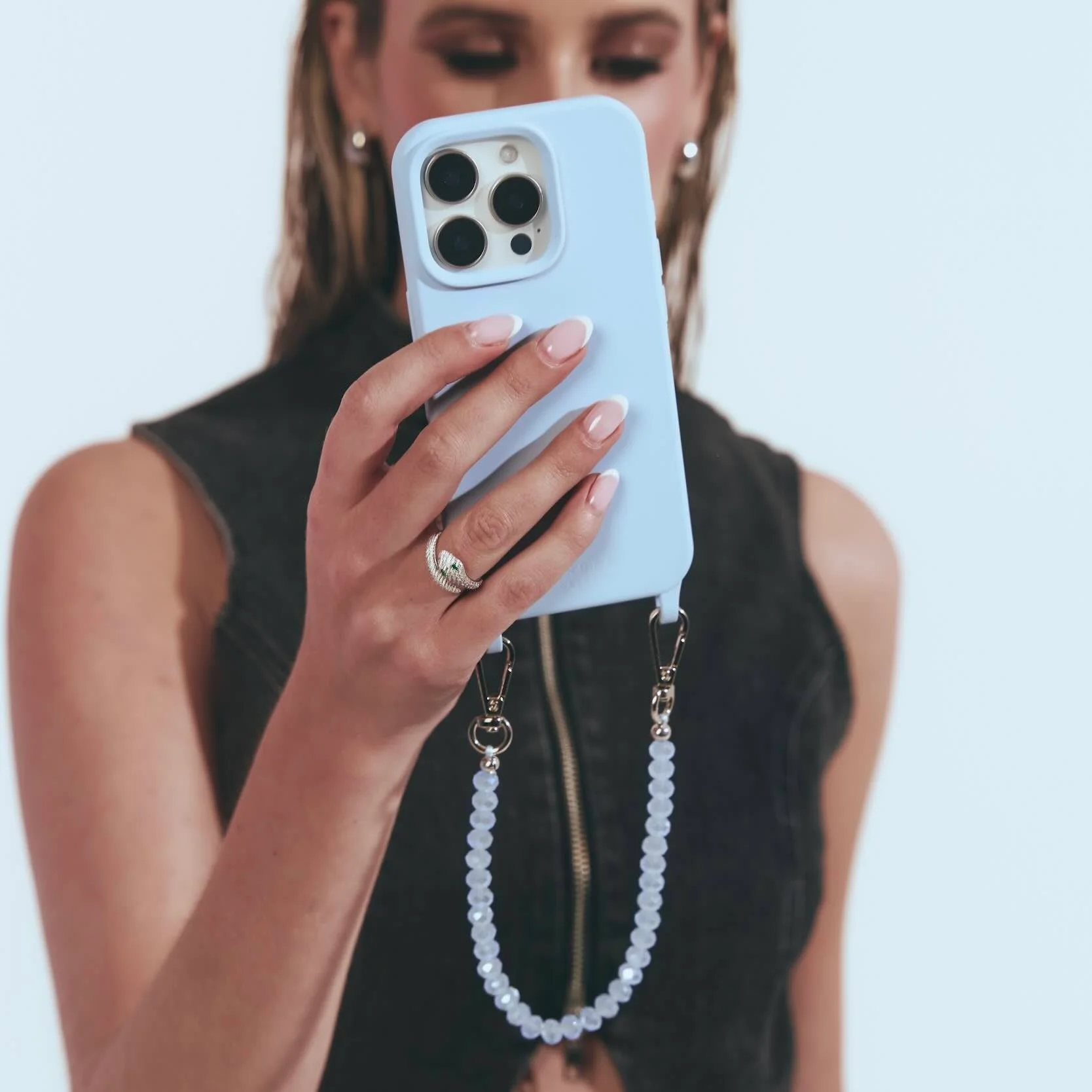 Luna Phone Chain Glacier - Image 3