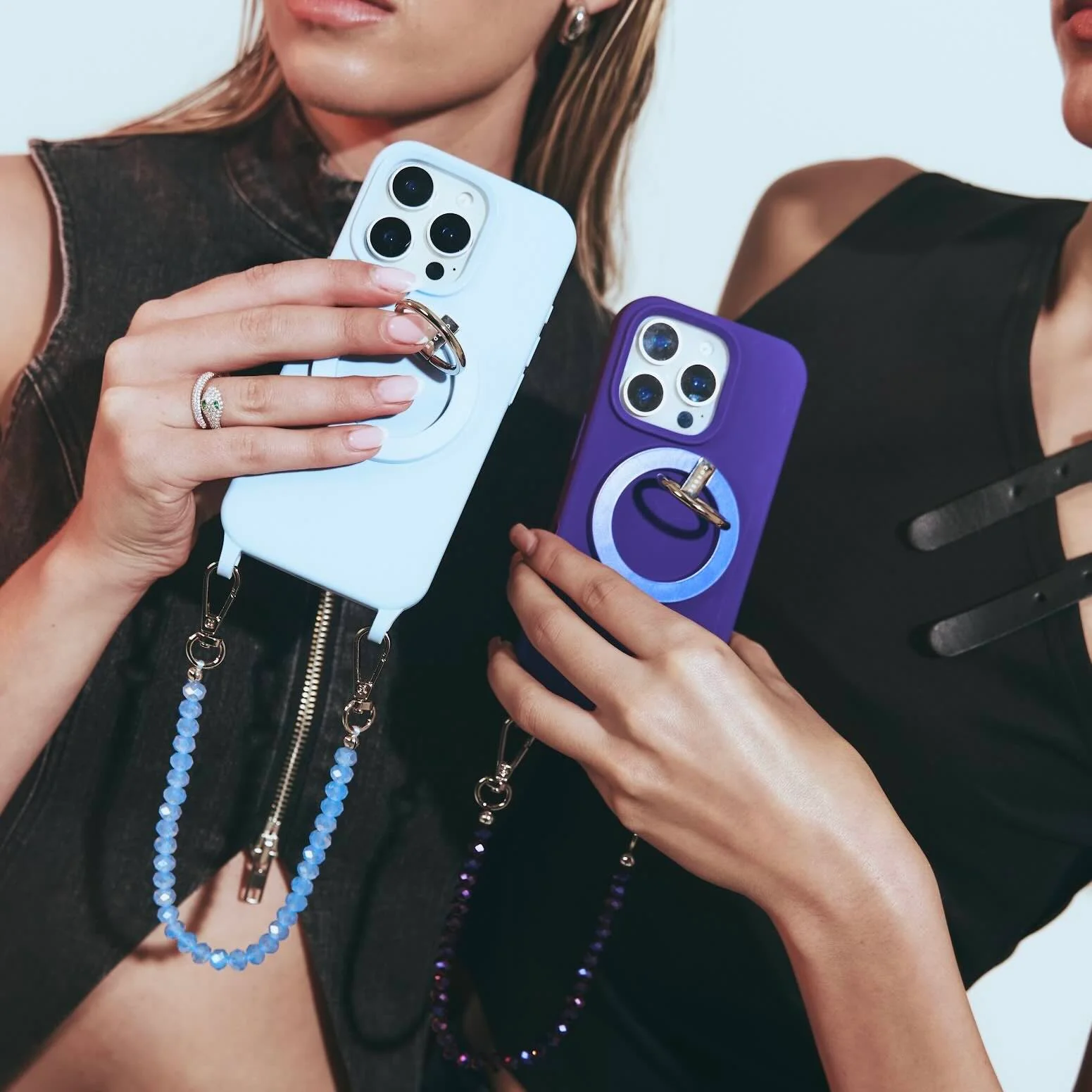 Luna Phone Chain Glacier - Image 4