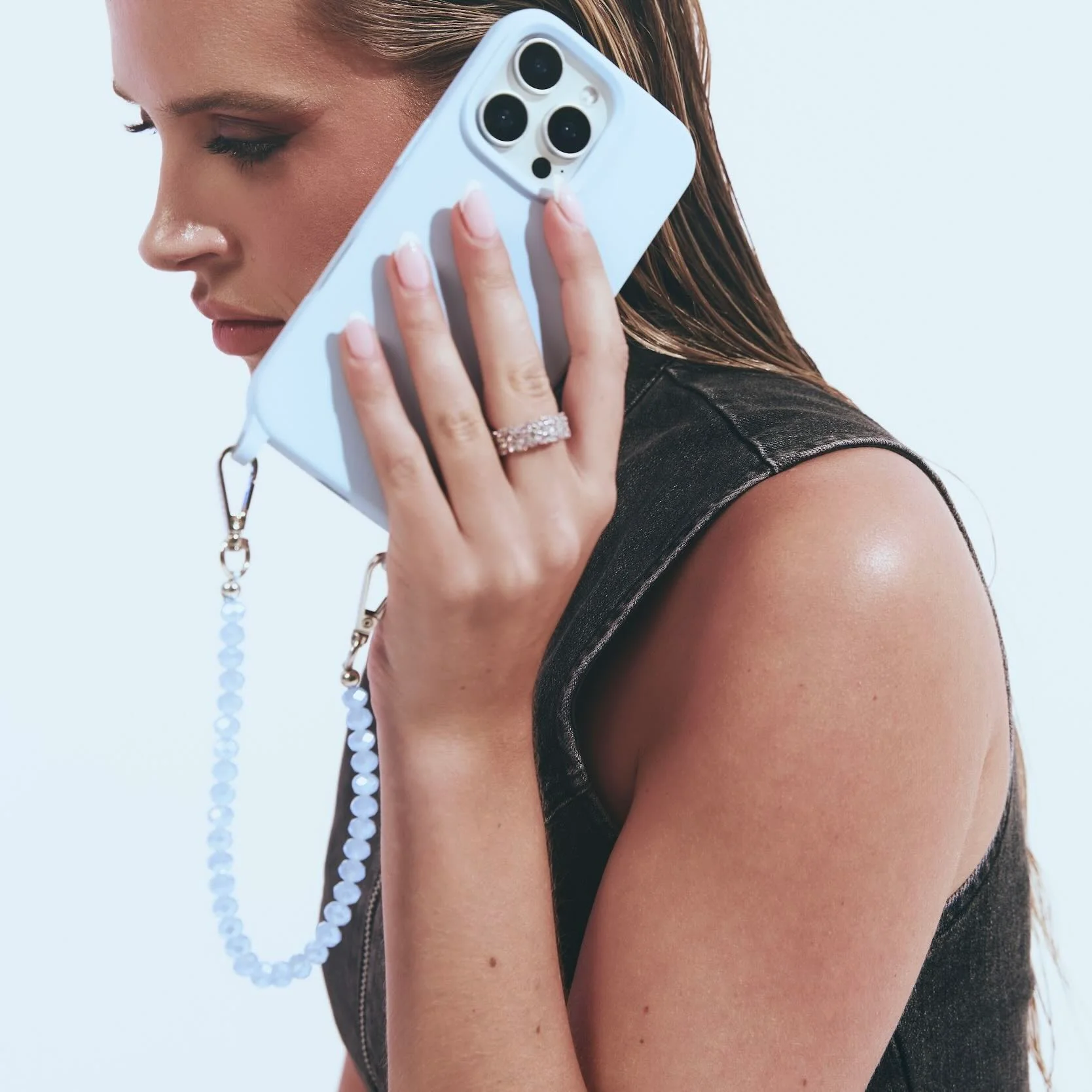 Luna Phone Chain Glacier - Image 5