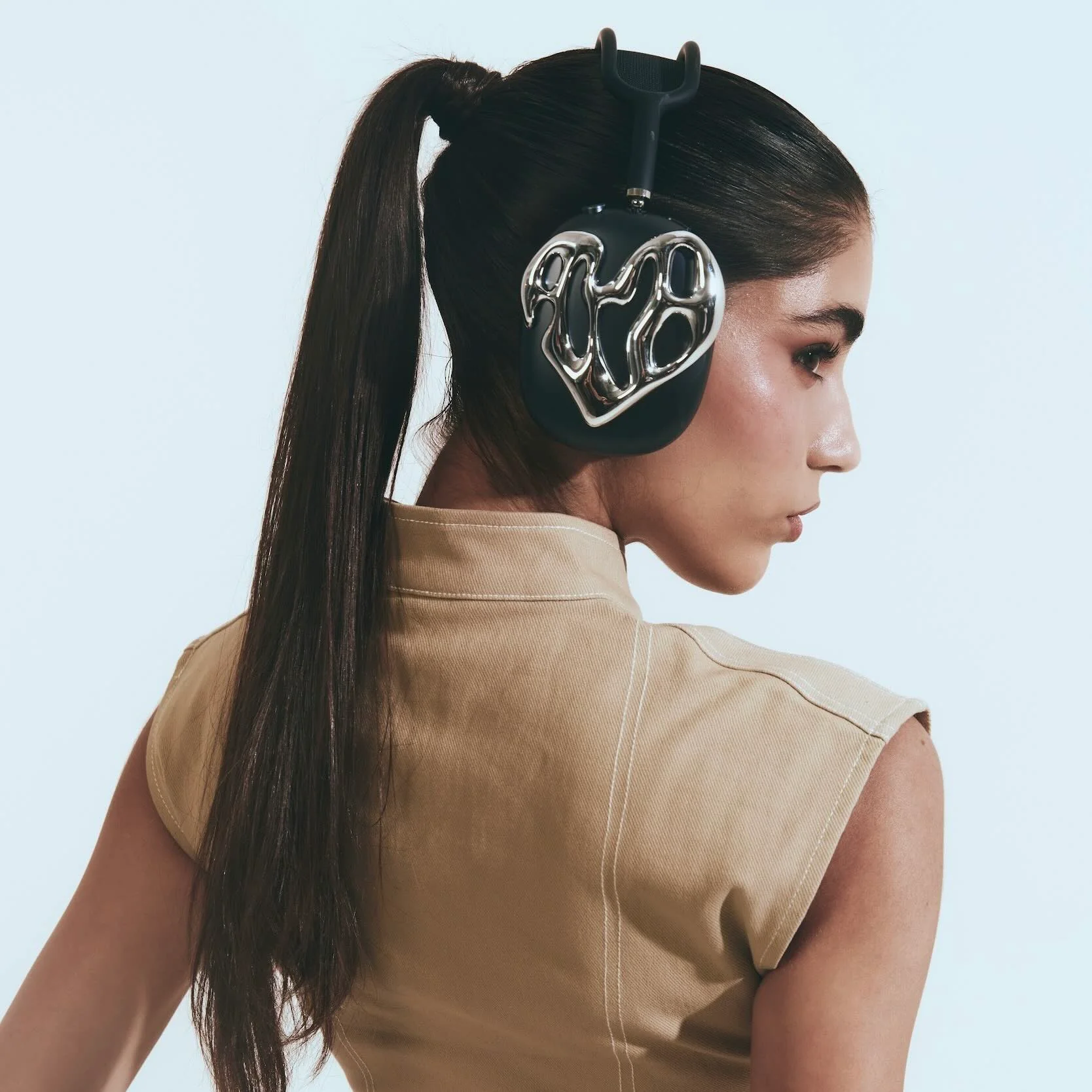 Nebula Chrome AirPods Max Case - Image 3