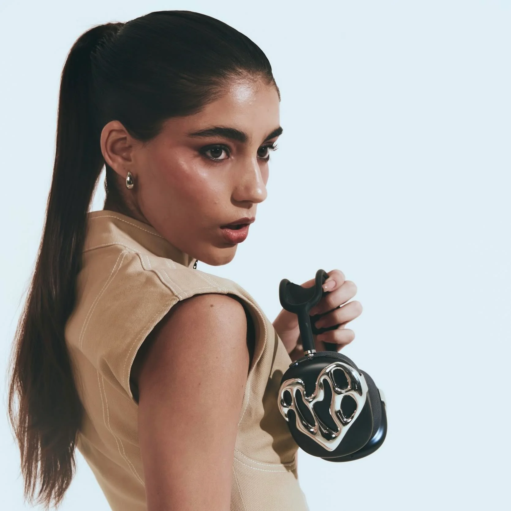 Nebula Chrome AirPods Max Case - Image 6